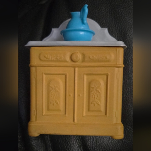 AVON Charisma 4oz Foaming bath oil collectible doll vanity FULL like new - Picture 2 of 6